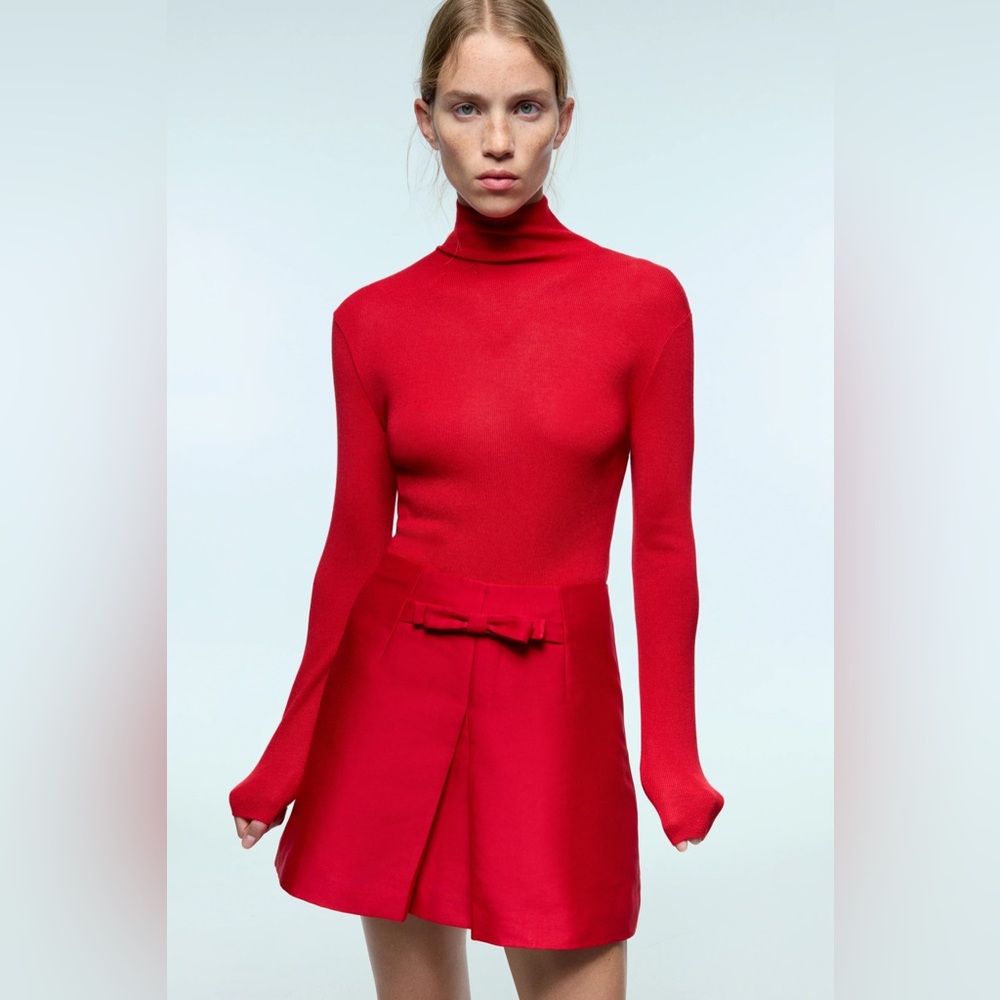 H&M NWT Bright Red Bow-Front Mini Skirt Size 4